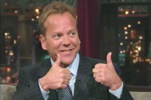 kiefer_sutherland_thumbs_up
